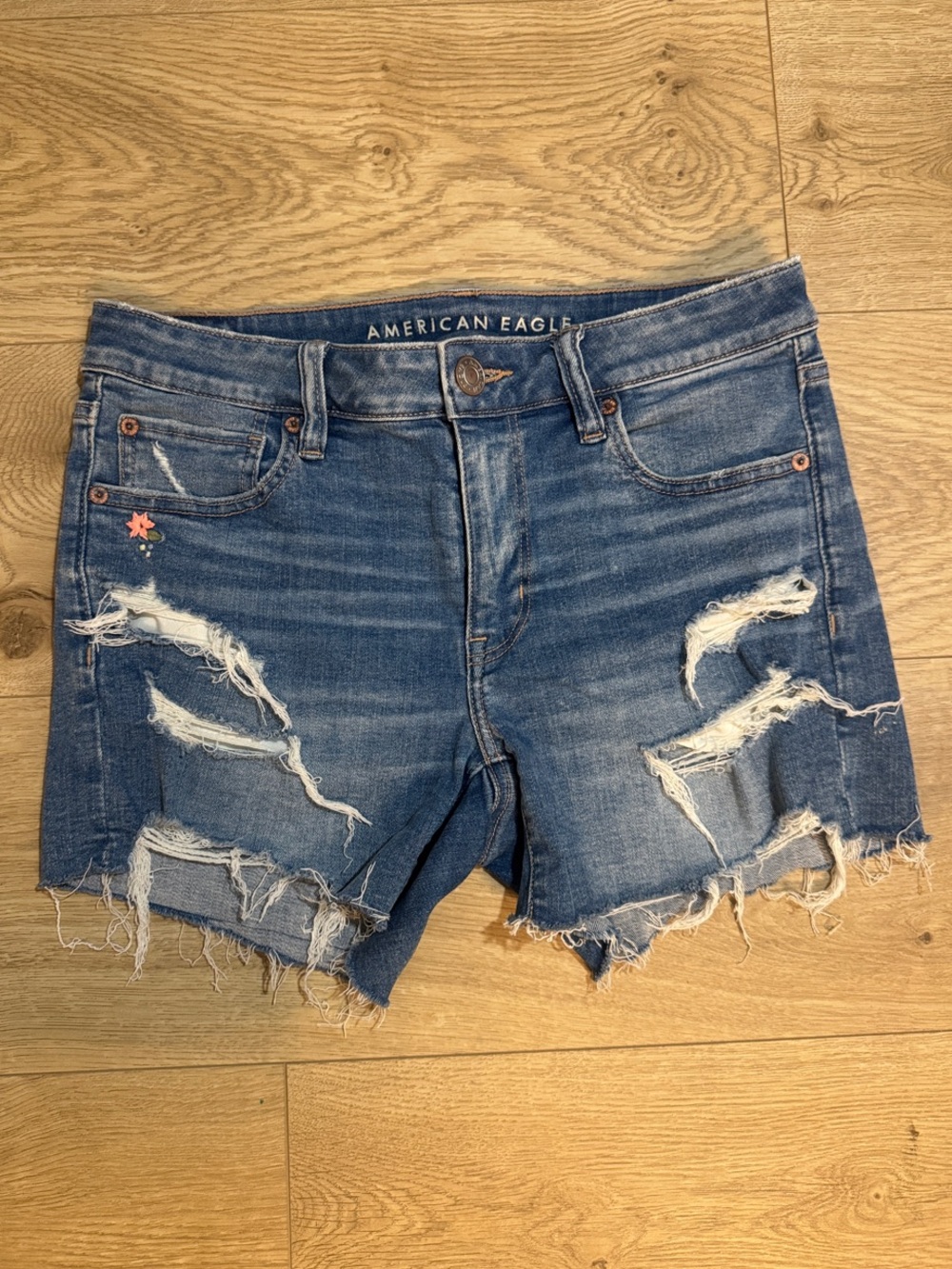 American Eagle Size 6 Midi Distressed Denim Shorts Floral Embroidered Cutoffs